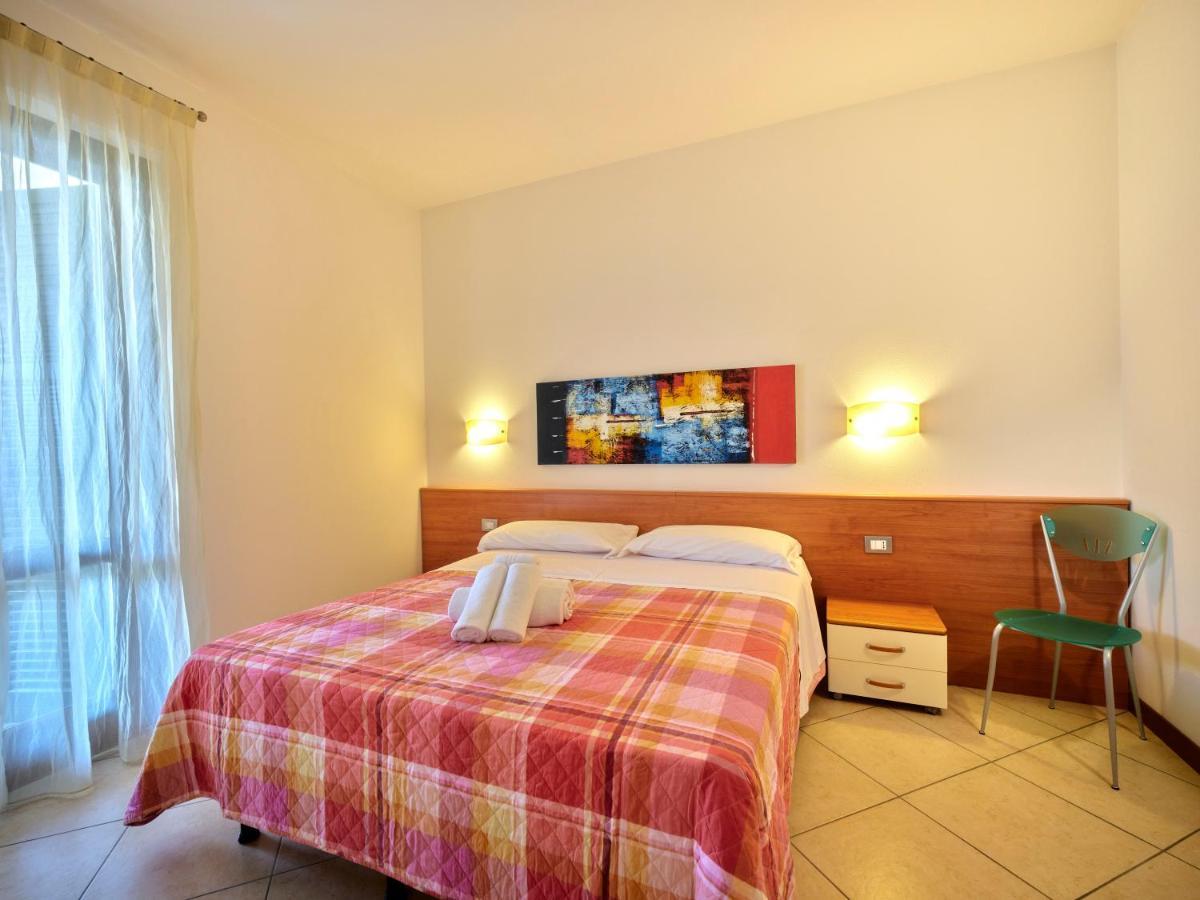 Apartmentsgarda - Canevini Residence Torri Del Benaco Buitenkant foto