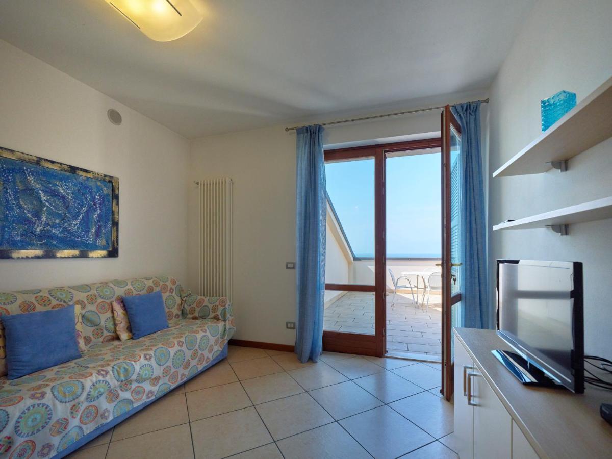 Apartmentsgarda - Canevini Residence Torri Del Benaco Buitenkant foto